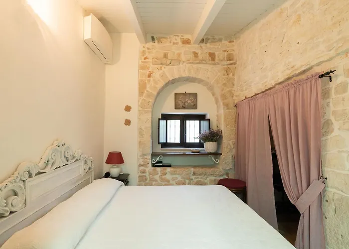 Trullo Nora With Private Pool Near Alberobello וילה פוטיניאנו